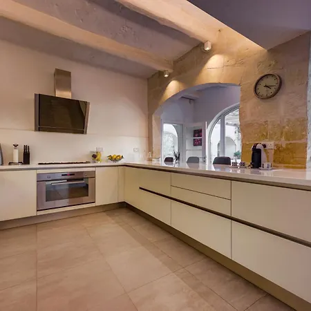 Stunning 5br With Private Pool & Terrace By 360 Estates Lija