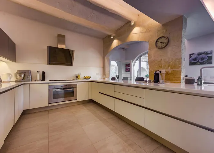 Stunning 5br With Private Pool & Terrace By 360 Estates Lija
